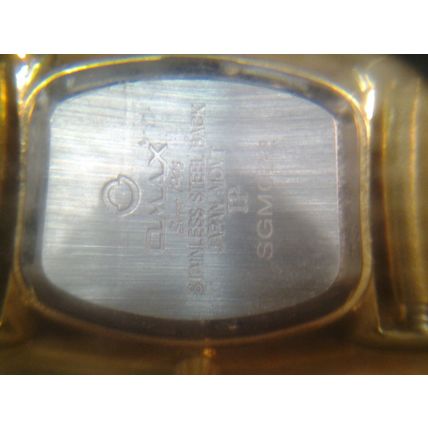 Omax Mesh Band Dress for Success Triple Gold Watch New Battery VERY NICE & Clean