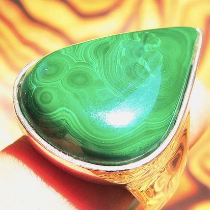 Minimalist mirror polished Sterling Silver Ring Green Pear Malachite - Size 10