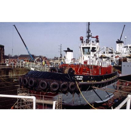 SQ0343 - Grimsby Tug - Lady Anya - photograph 6x4