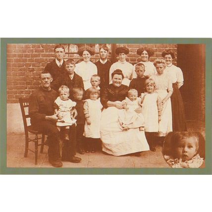 Postcard Mr & Mrs Terry + Children Greenwich 1914 Large Family - Nostalgia