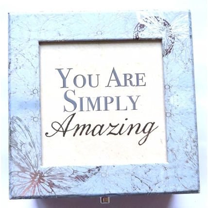 Jewellery Box Life isnt About...... Carte Postal Design Silver & Purple 8.5 CM