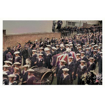 rpc7057 - Duke of Argyll Funeral , York Avenue , East Cowes - print 6x4