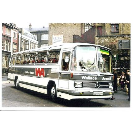 Colour Photograph of Wallace Arnold Tours Ltd. - DLC 950J
