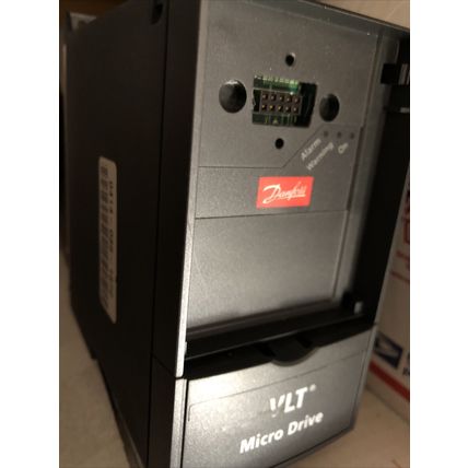 NEW DANFOSS 132F0003 VLT MICRO DRIVE, 1 HP, 3-PHASE, 200-240 V, FC-051PK,FI