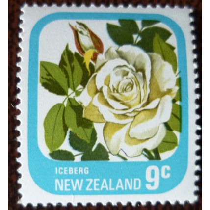 New Zealand 1975 Garden Roses 9c Iceberg mint stamp SG1094 flowers plants