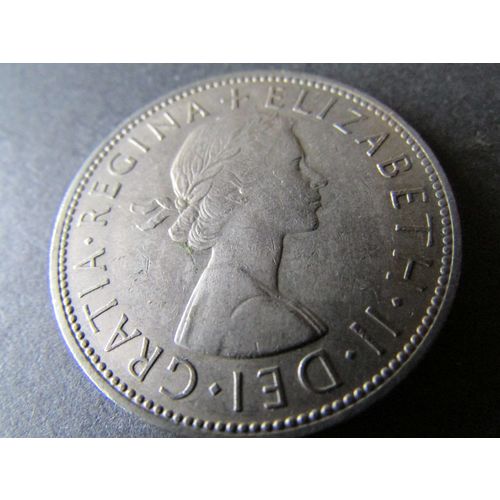 1963 QUEEN ELIZABETH II HALF CROWN - COIN - 2 FREE POST. AU