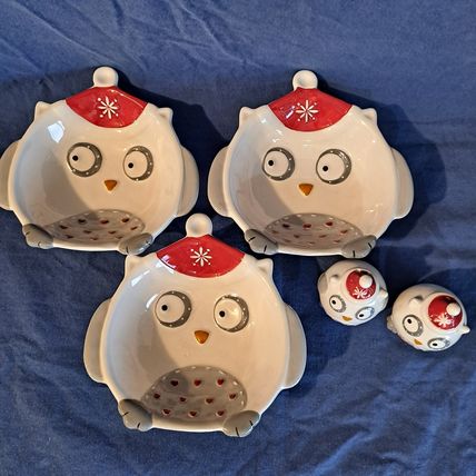3 Christmas Nauvoo House OWL BOWLS & SALT PEPPER Shaker Set Cereal Dishes Cerami