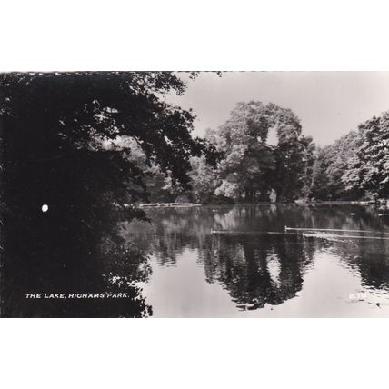 EC893 LONDON - HIGHAMS PARK- THE LAKE . R/P POSTCARD