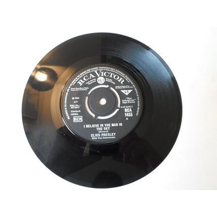 7" 1965 ELVIS PRESLEY.CRYING IN THE CHAPEL.RCA.1455.I BELIEVE IN.VERY GOOD PLUS