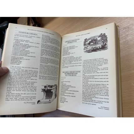 1985 "THE COMPLETE FARMHOUSE KITCHEN COOK BOOK" RECIPES 1kg HARDBACK BOOK (P6)