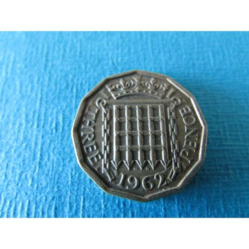 1962 QUEEN ELIZABETH II BRASS THREEPENCE - COIN -1 FREE POST. AS
