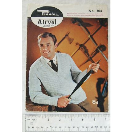 Vintage: Pennine 304 ribbed and raglan pullover, DK