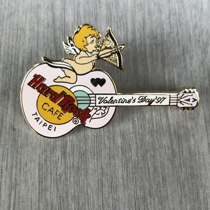 Hard Rock Cafe TAIPEI CUPID Valentines Day 1997 Pin RARE lapel badge HRC VGC