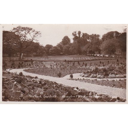 E874 NORTHAMPTON PARK - THE ROCK GARDENS