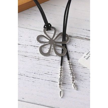 Silvery Hollow Out Floral Leather Rope Y-shaped Necklace