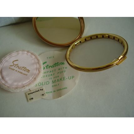 Vintage Stratton Morris Minor Car Cream Powder Compact New and Unused 1970s