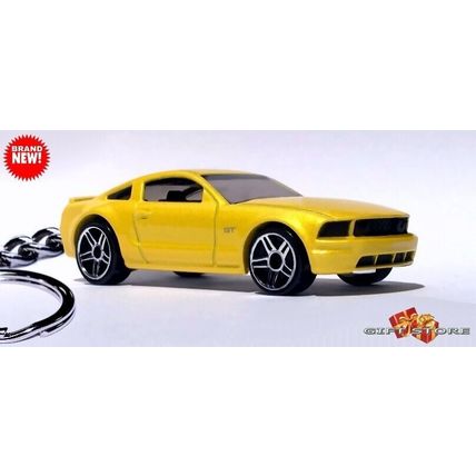 RARE KEYCHAIN YELLOW FORD MUSTANG GT CUSTOM Ltd EDITION GREAT GIFT NOVELTY
