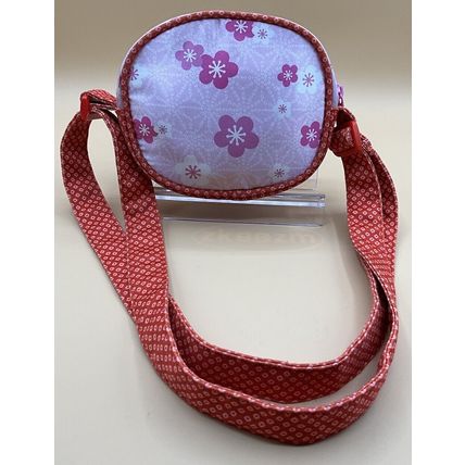 The cutest lightweight adjustable Sanrio 2016 Hello Kitty rare crossbody