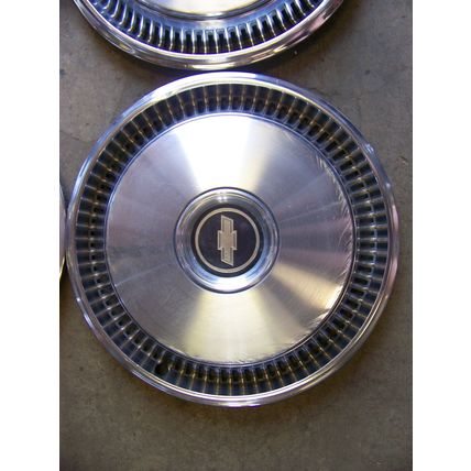 1973 CHEVROLET CHEVELLE CAMARO HUBCAPS WHEELCOVERS 14" - SET OF 4 OEM 1974