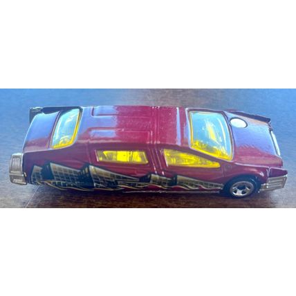 Sentinel 400 Limo Hot Wheels Diecast Metal Vehicle 1:64 by Mattel in plastic