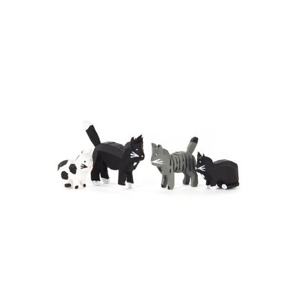 076-112 - Dregeno Figures - Cats - Set of 4 - 1.25"H x 1"W x .25"D