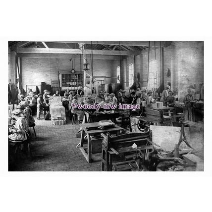 pu2948 - Doncaster Works, Women War Workers in Machine Shop - print 6x4
