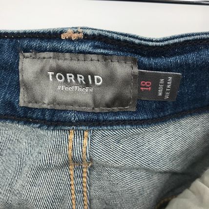 Torrid Button Fly Blue Cuffed Distressed Denim Shorts Size 18 Summer Jean
