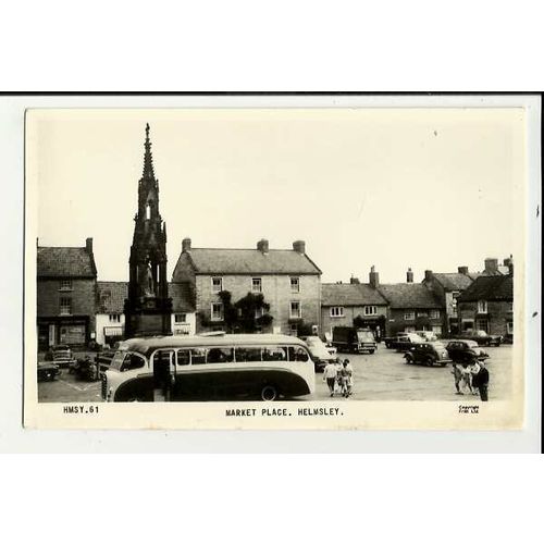 Yorkshire HELMSLEY Market Place Postcard by Frith (HMSY.61)