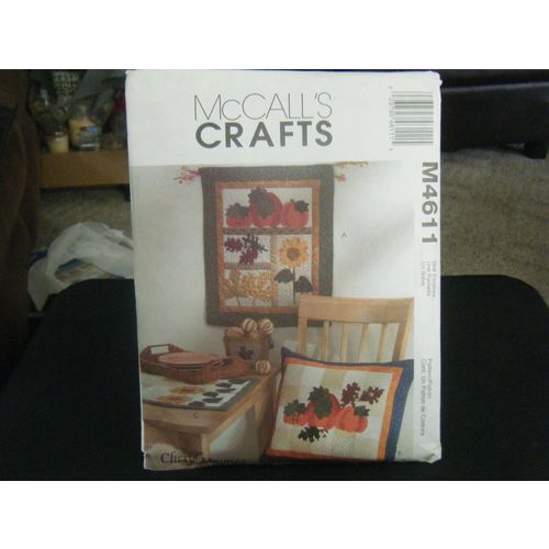 McCall's M4611 Harvest Wall Hanging, Pillow & Table Runner Pattern