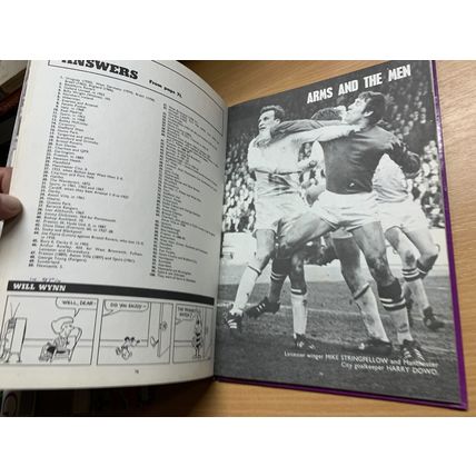 1969 "FOOTBALL STAR PARADE 1969-1970" RON YEATS UK FOOTBALL HARDBACK BOOK (P4)