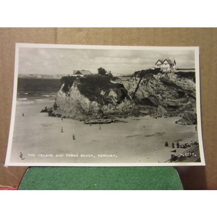 THE ISLAND AND TOWAN BEACH, NEWQUAY, CORNWALL unused postcard. RP by Valentine =