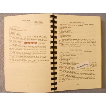 VERY RARE COMMUNITY COOKBOOK HOLY CROSS POLISH CHURCH ELYRIA OHIO 60th anv c1980