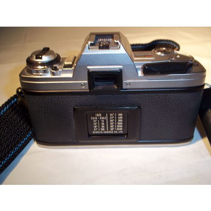 MINOLTA X-370 35mm Film SLR Camera with 50mm Minolta Lens w/3 rolls film*