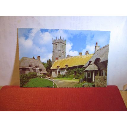 THE CHURCH & OLD COTTAGES, GODSHILL, Isle of Wight unused vintage postcard =