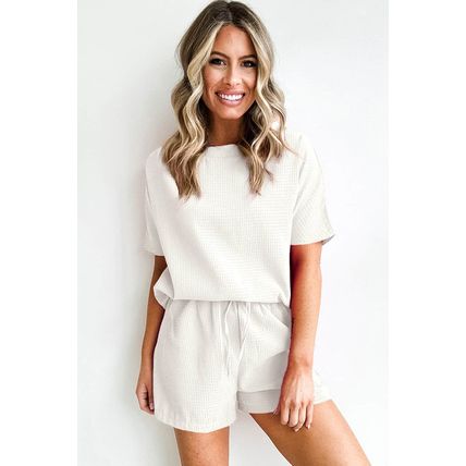 White Casual Textured Tee and Drawstring Shorts Set