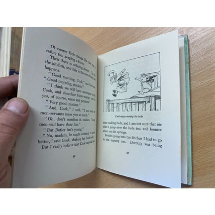 VINTAGE MRS CRADOCK "JOSEPHINE KEEPS HOUSE" APPLETON ART FICTION HB BOOK (P3)