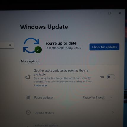 Lenovo Yoga 530-14IKB 14in Laptop Pentium 4415U 2.30 GHz 4GB 1TB SSD Win 11
