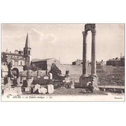 13 - ARLES - LE THEATRE ANTIQUE