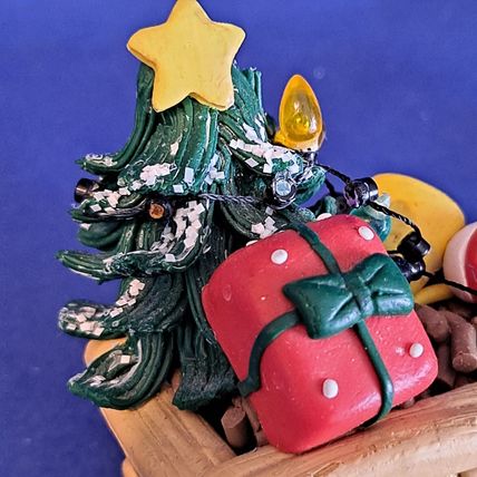Studio 33 SNOWMAN Christmas STOCKING HOLDER Mantel Hanger Hook Resin Cast Iron