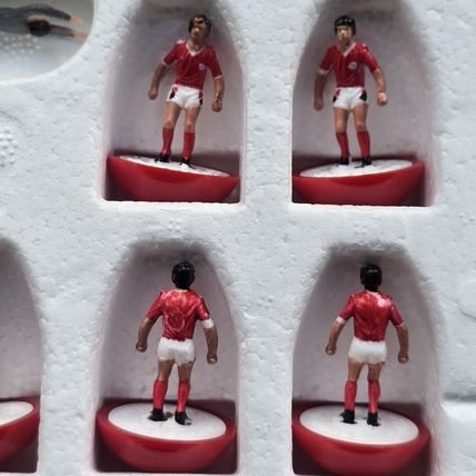 SUBBUTEO LW LIGHTWEIGHT REF NUMBER 685 NOTTINGHAM FOREST Complete Set