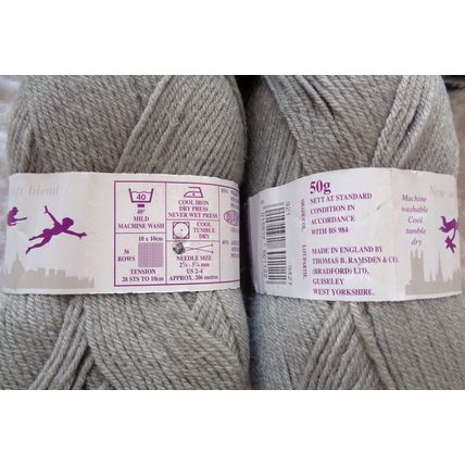 250g Wendy Peter Pan four ply knitting wool yarn 921 Bunny