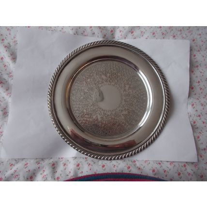 SERVING PLATE / BY VINNERS (02/01))