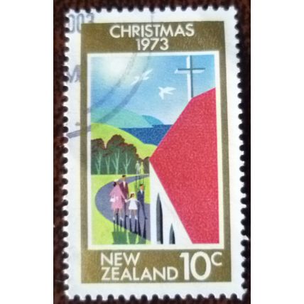 New Zealand 1973 Christmas 10c Family entering Church fine used stamp SG1036