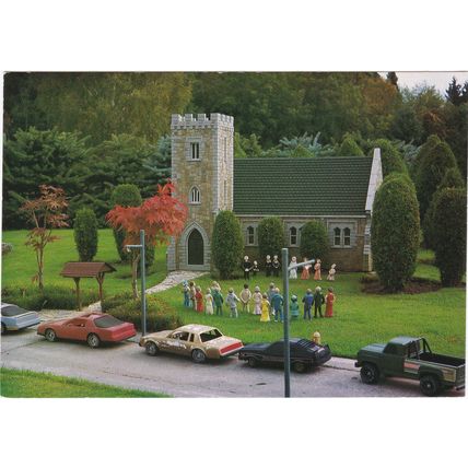 6x4 Continental size printed postcard Cullen Gardens Miniature Village Canada