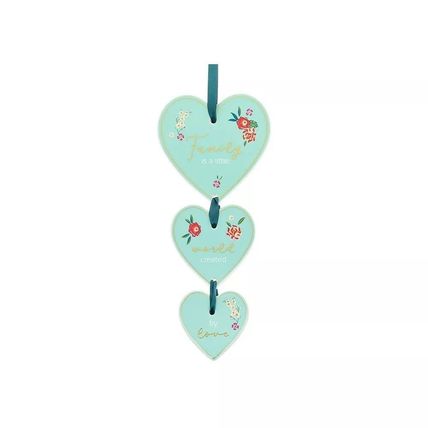 Green Heart Wall Hanging Family is a Little World Created By Love Gift