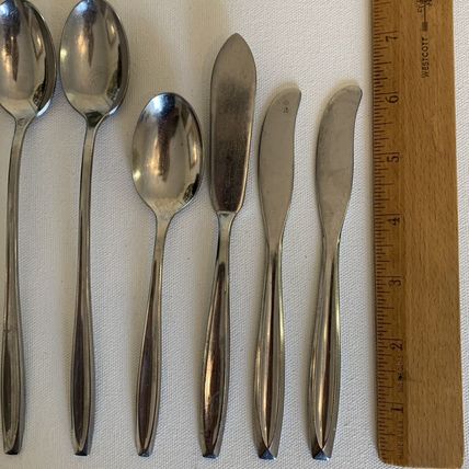 Insico International NEW DAWN Set of 8 Spoons Knives USA Stainless Flatware Lot
