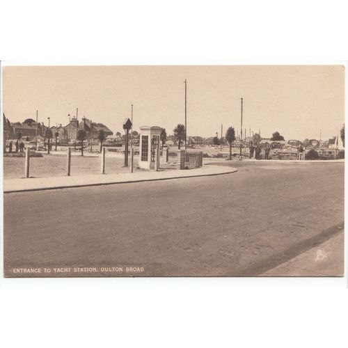 Entrance to Yacht Station Oulton Broad Suffolk Postcard T29