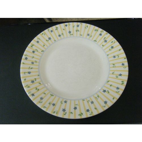 Pfaltzgraff Melissa Pattern Blue Flowers Luncheon or Salad 8 3/8" Plate