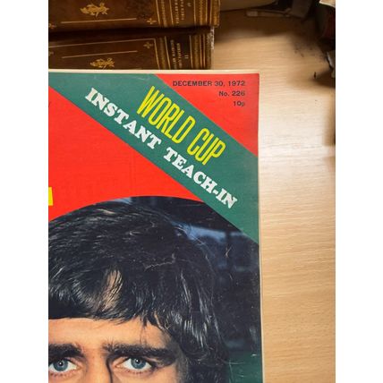 GOAL MAGAZINE #226 30 DEC 1972 UK FOOTBALL MAGAZINE - BOB MONCUR POSTER (LL)