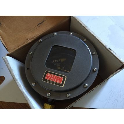 NEW DWYER BBW-523-3-8S PRESSURE SWITCH DIFFERENTIAL DUAL TUBES,BB